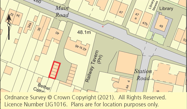 Lot: 12 - BLOCK OF FIVE GARAGES -